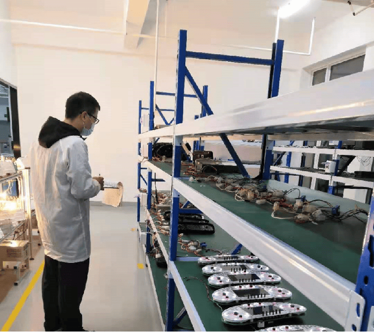 实验测试设备：常温老化台架